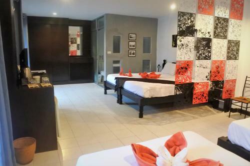 Hotel Hi Karon Beach Family Room
