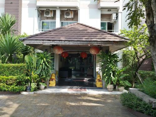 Hotel The Aree Grand Apartment