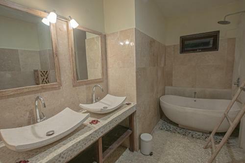 Theo Villa - 2 Bedroom