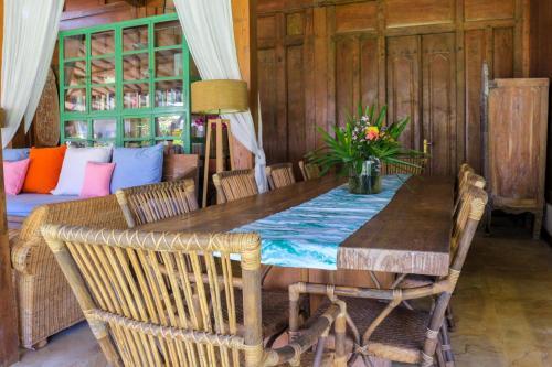 Bed & Breakfast Stone House 1 @chanteak Bali