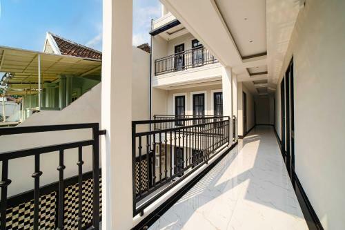 Hotel Tree Homestay Redpartner