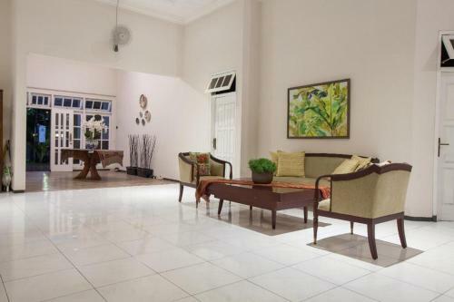 Hostal Omah Dieng Guest House