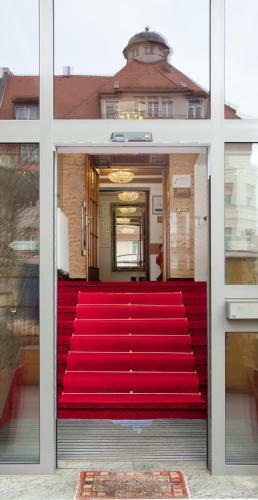 Tiptop Hotel Burgschmiet Garni