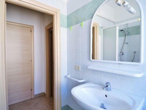 Pleasant Apartment In Rosolina Mare With Balcony