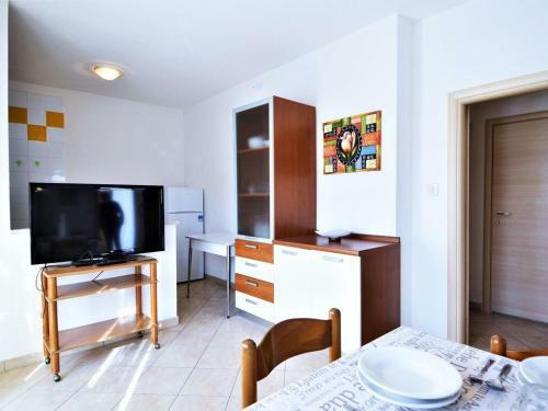 Pleasant Apartment In Rosolina Mare With Balcony