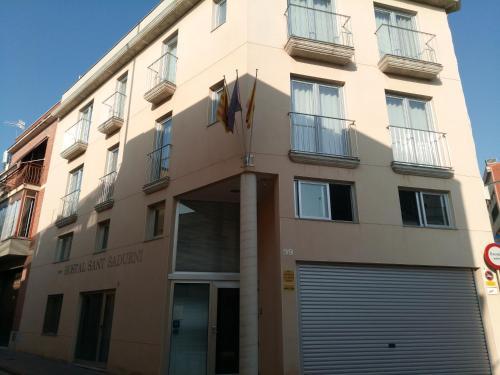 Albergue Hostal Sant Sadurn�