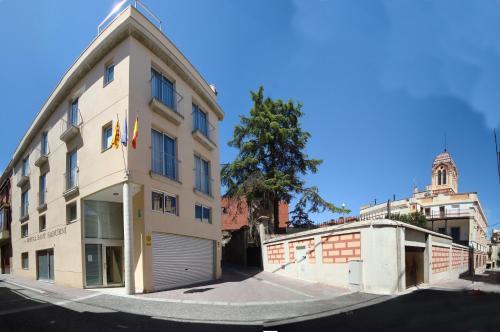Albergue Hostal Sant Sadurn�