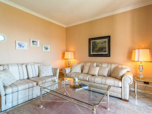 Luxurious Holiday Home In Verbania With Balcony