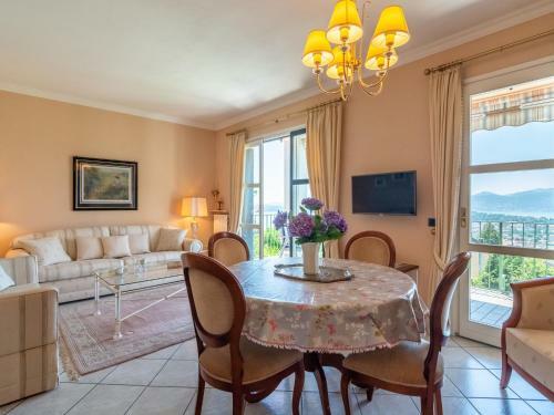 Luxurious Holiday Home In Verbania With Balcony