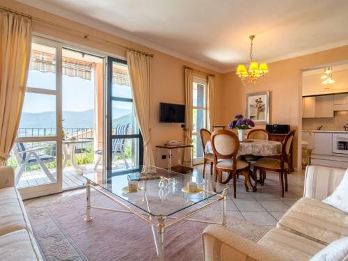 Luxurious Holiday Home In Verbania With Balcony