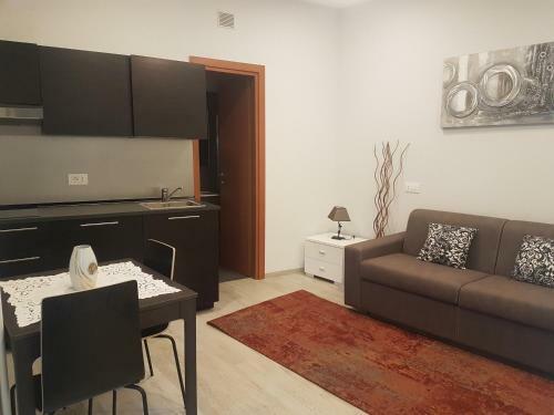 Apartamento Monolocale Piano Terra Direttamente Sul Lago