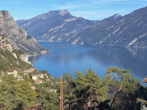 Villa New House With Panoramic Views Over Lake Garda