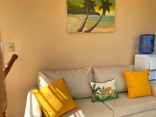 Hostal Xamana Rooms.
