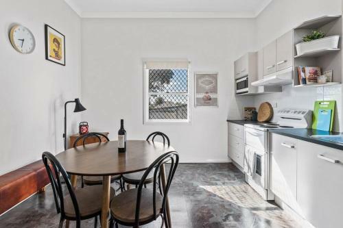 Holidays On Love Street / Hunter Valley