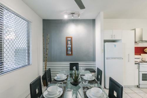 Cityside Apartment - 2 Bedroom With Private Courtyard