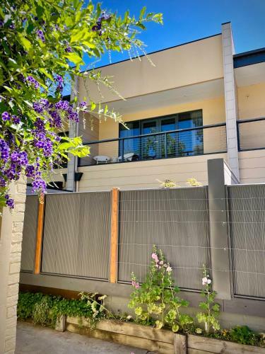 Apartamento Wharfside 2br City Centre Townhouse