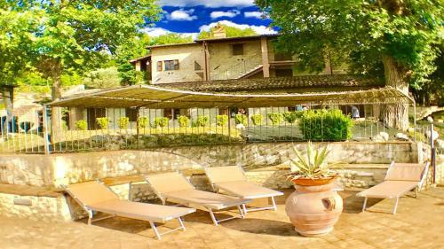 Spoleto By The Pool : Whole Villa - Sleeps 24