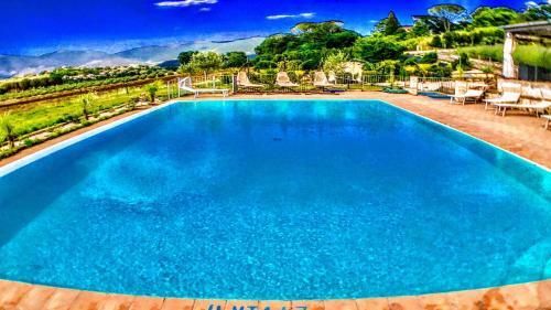 Spoleto By The Pool : Whole Villa - Sleeps 24