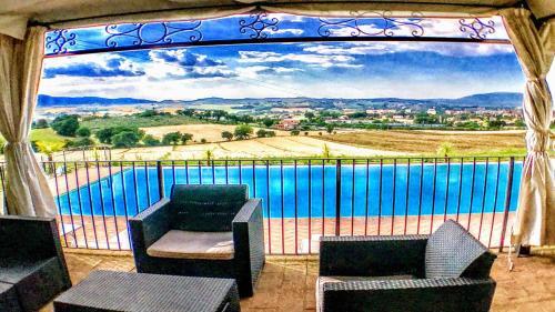 Spoleto By The Pool : Whole Villa - Sleeps 24