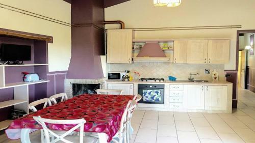 Spoleto By The Pool : Whole Villa - Sleeps 24