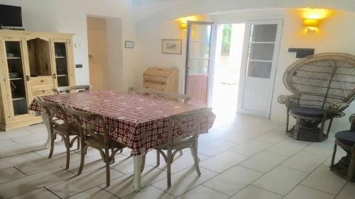 Spoleto By The Pool : Whole Villa - Sleeps 24