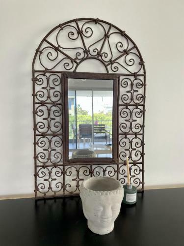 Gordon/lala Land Beach Balcony Apartment