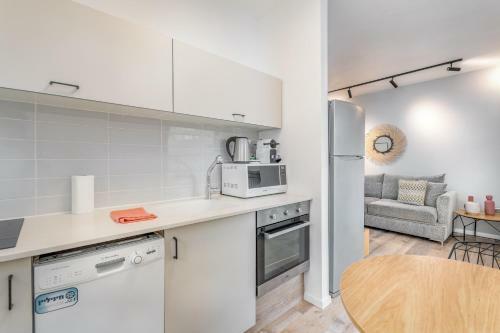 Bograshov Area Boutique Apartment 1bdr And Balcony
