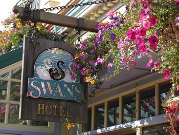 Swans Suite Hotel & Brewpub- 1