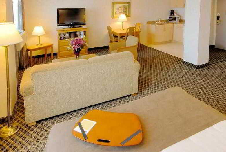 Best Western Plus Carlton Plaza Hotel