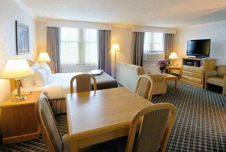 Best Western Plus Carlton Plaza Hotel