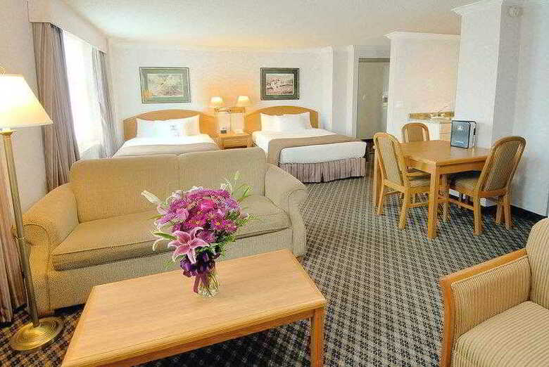 Best Western Plus Carlton Plaza Hotel