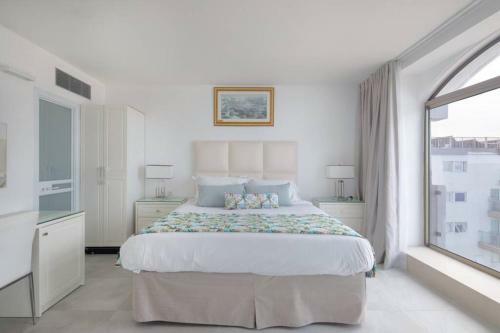 Apartamento Luxury Sea View 2br + Balcony & Pool - Berrystays