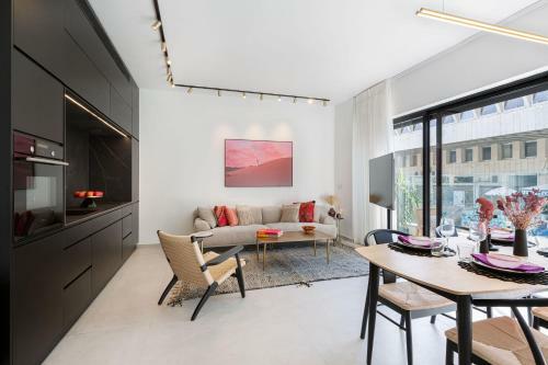 Luxury & Quiet Apartment Near Gordon Beach