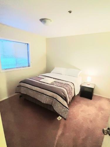 Apartamento 2 Beds / 1 Bath By Costco, Boston Pizza