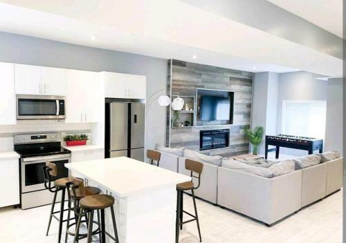 Villa Modern Cali-style 4 Bdrm House