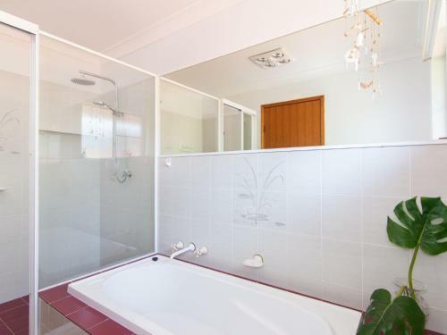 4 Seaview Street