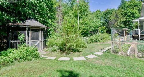 Villa Secluded Charming Cottage 2 Minutes From Lake