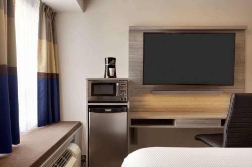 Hotel Microtel Inn & Suites By Wyndham Kanata