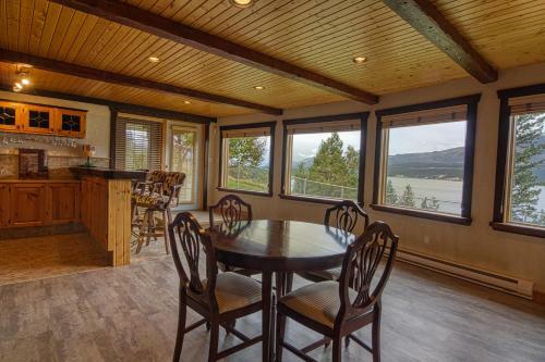 Windermere, Bc Mountain Retreat