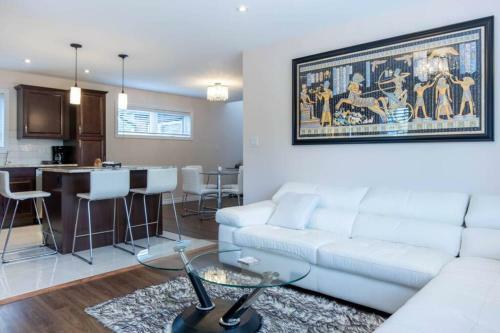 Large 3bdrm Duplex In The Heart Of Kitchener!