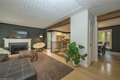 Villa Cheerful 5-bedroom Bungalow With Pool