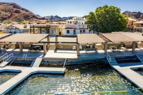 Spacious Parker Home With On-site River Access!