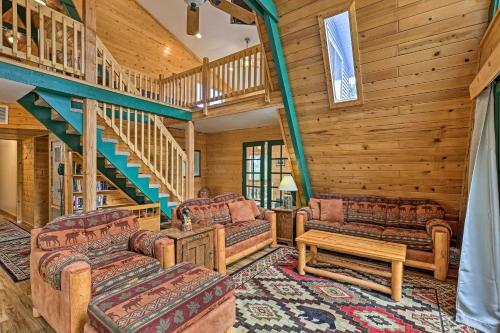 Overgaard Cabin With Hot Tub, Fire Pit And Deck!