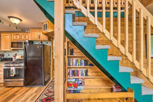 Overgaard Cabin With Hot Tub, Fire Pit And Deck!