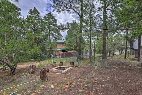 Overgaard Cabin With Hot Tub, Fire Pit And Deck!