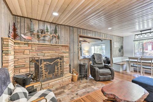 Cozy Pine Cabin With Fire Pit, Deck And Grill!