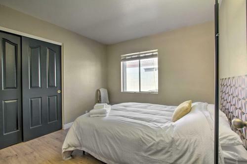Glendale Lakefront Home With Patio And Gas Grill!