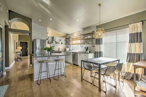 Glendale Lakefront Home With Patio And Gas Grill!