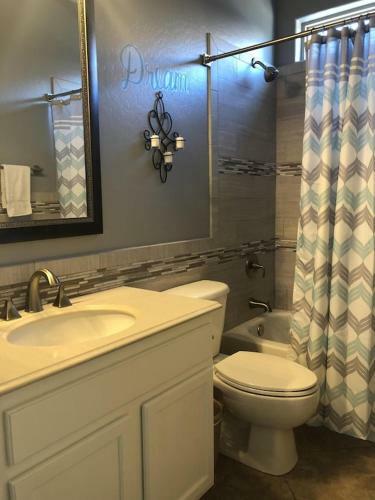 Charming Peoria Home 5br With Pool