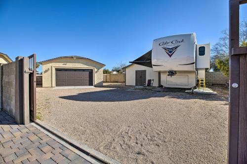 Private Desert Oasis With Pool 5mi To Peoria Complex!